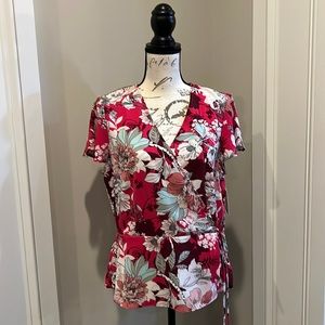 NWT Ladies Ellen Tracy Floral Blouse/Top Size Large!!